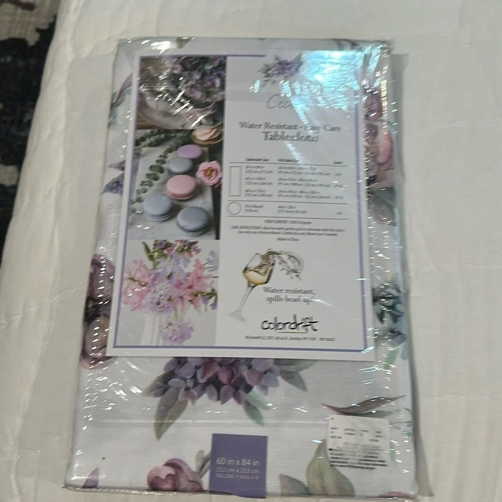 NWOT Colordrift Cecily Water Resistant Tablecloth